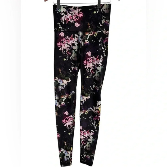 Old navy athletic extra-high rise leggings floral patterns size medium - Picture 1 of 7